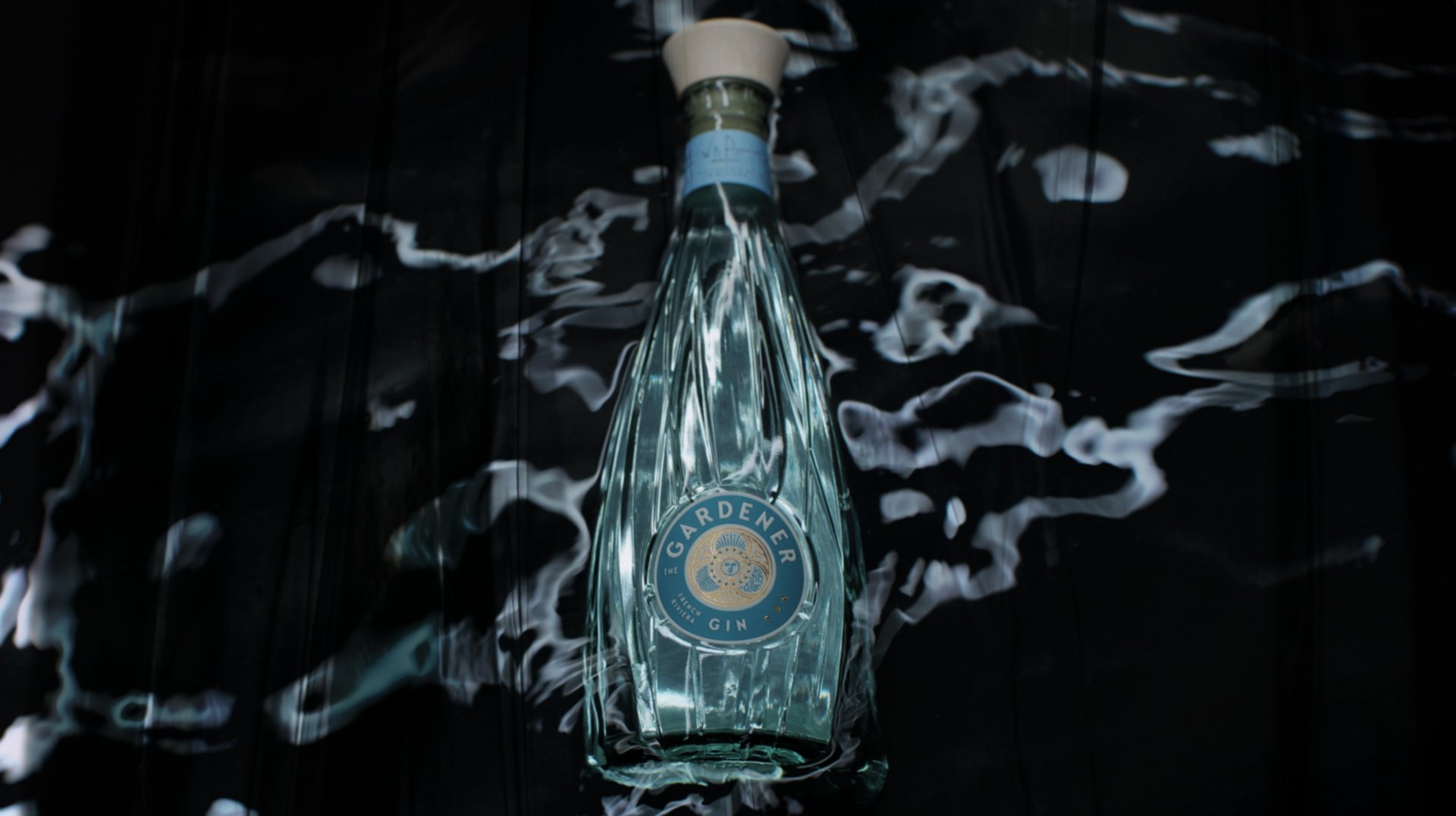 https://www.nobrake.fr/wp-content/uploads/2024/01/the-gardener-gin-bouteille-1.jpg